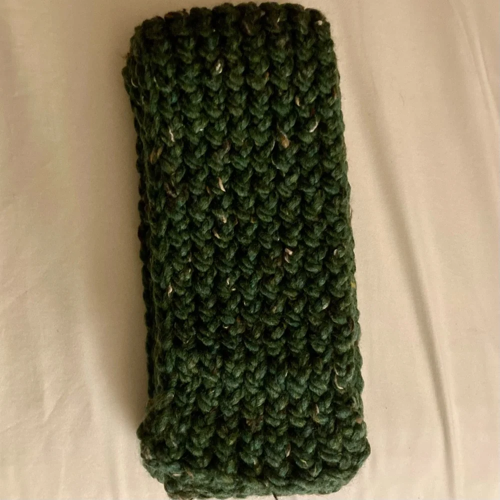 HANDMADE elegant green knit scarf for adults